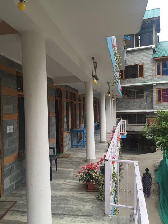 Om-Shanti Villa Manāli Exterior foto