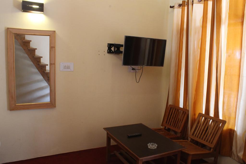 Om-Shanti Villa Manāli Exterior foto